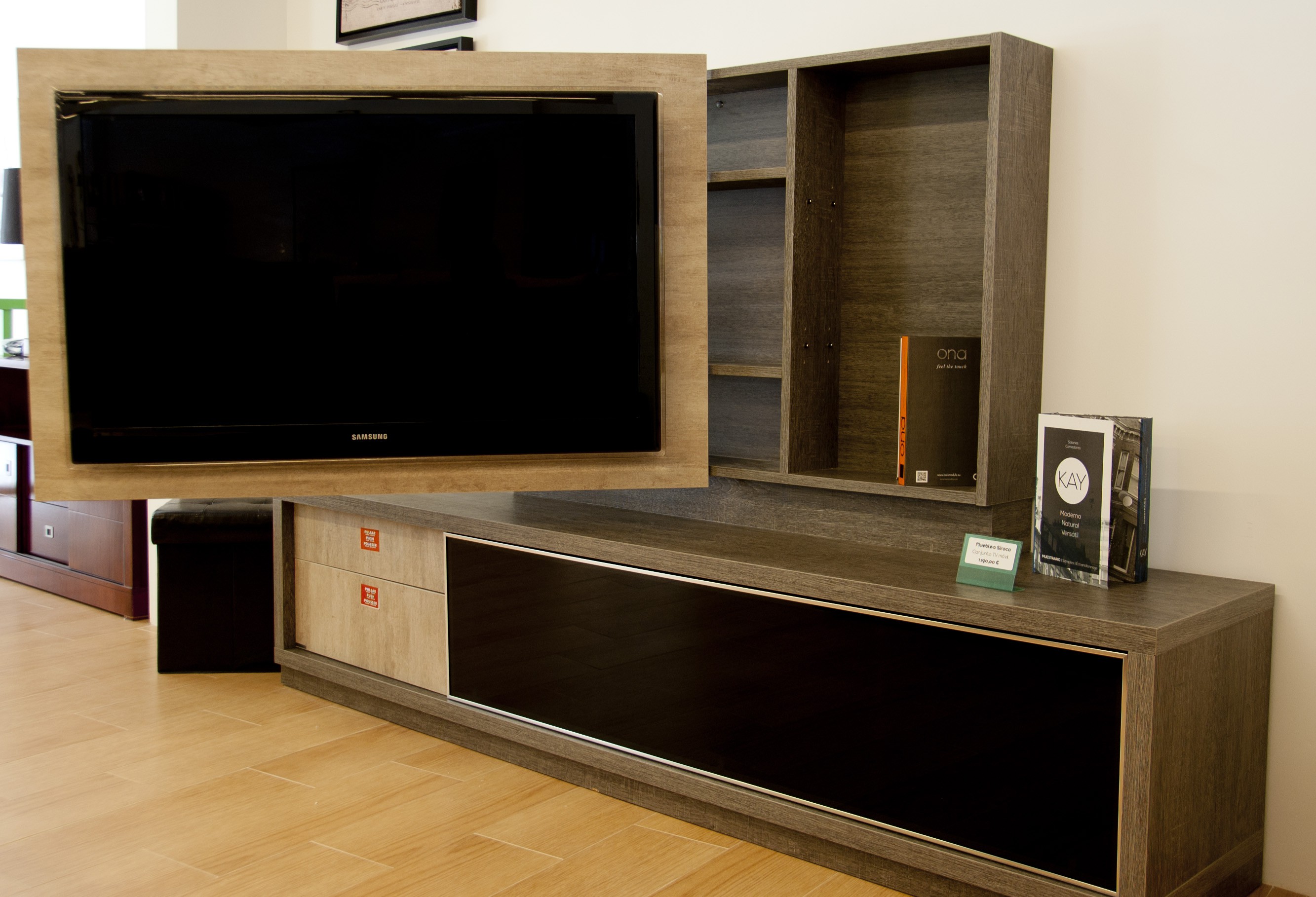 Mueble TV con panel